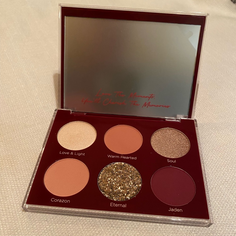 Dominique Cosmetics Unconditional Palette